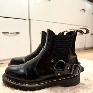 Dr. Martens Wincox Harness Chelsea Boots – Black Patent Leather